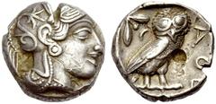 GRIECHISCHE MÜNZEN ATTIKA ATHEN Tetradrachmon, 430-420 v. Chr. Athenakopf im attischen Helm n.r., auf dem Helm Ranke und drei Olivenblätter. Rv. AΘE Eule n.r. stehend, Kopf von vorne, im Felde l. Mond