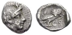 GRIECHISCHE MÜNZEN ATTIKA ATHEN Hemiobol, ca. 465-403 v. Chr. Athenakopf im Helm n. r. Rv. Eule n. r., oben l. Ölzweig, r. ΑΘΕ. 0,31 g. Svoronos, A. Tf. 16,43. Sehr schön