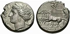 GRIECHISCHE MüNZEN SIZILIEN SYRAKUS. No.: 2120 Schätzpreis/Estimate: EUR 1600 d=25 mm Agathokles, 317-289. Tetradrachmon, 310-305. Arethusakopf mit Schilfkranz n. l., darunter NI; im Felde drei Delphi
