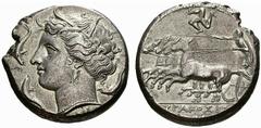 GRIECHISCHE MÜNZEN SIZILIEN SYRAKUS. Agathokles, 317-289. Tetradrachmon, 310-305. Arethusakopf mit Schilfkranz n. l., darunter ΝΙ; im Felde drei Delphine. Rv. ΣΥΡΑΚΟΣΙΩΝ Quadriga im Galopp n. l., oben