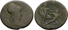 Griechische Münzen unter römischer Herrschaft Attika. Athen. Autonom 1-280. Bronze, ca. 145-175 Büste der Athena n. r. im korinthischen Helm, mit Ägis. Rv. Theseus n. r., auf dem gestürzten Minotauros