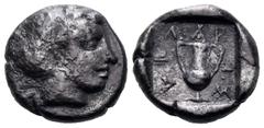 The Vineyard Colection Part IV, Greek TROAS. Larissa. 4th century BC. Triobol (Silver, 12 mm, 1.96 g, 10 h). Head of nymph to right. Rev. ΛΑΡ-ΙΣ-ΑΙ Amphora within incuse square. Cf. Traité II 2064 (di