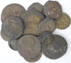 Hispano-Romanas - Lote (13 Moedas) Lote (13 Moedas) - Carmo (até 80 a.C.): Semisse, Burgos 459 var, 7,99g, REG; Carthago Nova, Cunhagens em Cartagonova com Influência Romana (220-205 a.C.): 1/4 Calco,