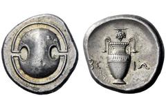 Greek Coins Boeotia, Boeotian League, Federal coinage Stater, Thebes (?) 379-371, AR 12.28 g. Boeotian shield. Rev. BO – IW Amphora; above, bunch of grapes. Traité III, pl CCIV, 33. SNG Delepierre 131