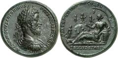 EMPIRE ROMAIN Commode 177-192. Médaillon de bronze 196-187. M COMMODVS ANTONINVS - PIVS FELIX AVG BRIT Buste lauré, drapé et cuirassé de Commode à droite / P M TR P XII IMP VIII CO-S V P P / TELLVS ST