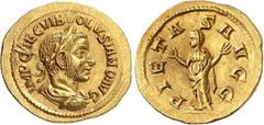 EMPIRE ROMAIN Volusien 251-253. Aureus 251-253, Rome. IMP CAE C VIB VOLVSIANO AVG Buste lauré, drapé et cuirassé de Volusien à droite / PIETAS AVGG La Piété voilée debout à gauche levant les deux main
