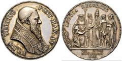 MEDAGLIE PAPALI ROMA Giulio III (Giovanni Maria Ciocchi del Monte), 1550-1555. Medaglia riconio opus Giovanni da Cavino. Ar gr. 48,50 mm 48,5 Busto a d., con capo scoperto ed il piviale decorato con l