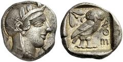 GRIECHISCHE MÜNZEN ATTIKA ATHEN Tetradrachme, nach 449 - 429. Kopf der Athena im attischen Helm mit Lorbeerkranz nach rechts. Rs: AQE. Eule nach rechts, dahinter Olivenzweig mit Frucht und Halbmond, d