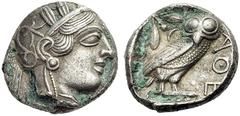GRIECHISCHE MÜNZEN ATTIKA ATHEN Tetradrachme (subärate Prägung), nach 449 - 429. Kopf der Athena im attischen Helm mit Lorbeerkranz nach rechts. Rs: AQE. Eule nach rechts, dahinter Olivenzweig mit Fru