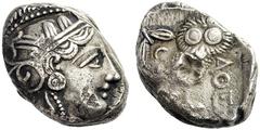 GRIECHISCHE MÜNZEN ATTIKA ATHEN Tetradrachme, geprägt unter dem Tyrannen Lachares 296 - 295. Kopf der Athena mit attischem Helm, scheibenförmigem Ohranhänger und Perlenhalskette rechts; der Helm ist m