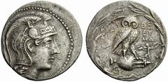 GRIECHISCHE MÜNZEN ATTIKA ATHEN Tetradrachme des 'Neuen Stils', 171/170, Beamte Ktesi ... und Euma ... . Kopf des Kultbildes der Athena Parthenos im reichverzierten attischen Helm nach rechts. Rs: A-Q