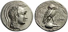 GRIECHISCHE MÜNZEN ATTIKA ATHEN Tetradrachme des 'Neuen Stils', 165/64, Beamte Miki... und Theophra[stos]. Kopf des Kultbildes der Athena Parthenos im reichverzierten attischen Helm nach rechts. Rs: A