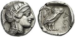 GRIECHISCHE MÜNZEN ATTIKA ATHEN Tetradrachme, circa 449 - 404. Kopf der Athena im attischen Helm mit Scheibenohrring und Halskette nach rechts; der Helm mit drei Olivenblättern und einer Lotusblüte ge