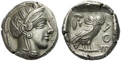 GRIECHISCHE MÜNZEN ATTIKA ATHEN Tetradrachme, 449 - 404. Kopf der Athena im attischen Helm und mit Halskette nach rechts, auf der Kalotte Lotusblüte und drei Lorbeerblätter. Rs: AΘE. Eule in Quadratum
