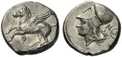 GRIECHISCHE MÜNZEN KORINTHIA KORINTH Stater, circa 375 - 300. Pegasos nach links fliegend, da­runter Koppa. Rs: Kopf der Athena im korinthischen Helm nach rechts, dahinter N und Triskeles im Kreis. Ca
