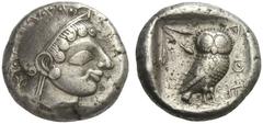 GRIECHISCHE MÜNZEN ATTIKA ATHEN Tetradrachme, 506 - 490. Archaischer Kopf der Athena mit Zickzackmuster verziertem Helm, langer Nase, großen spiralförmig endenden Locken, dicken Lippen und großem Auge