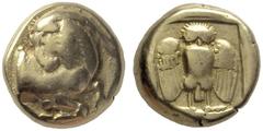 GRIECHISCHE MÜNZEN LESBOS MYTILENE Elektronekte, um 460/50 v. Chr. Protome eines nach rechts laufenden Ziegenbocks, den Kopf umwendend. Rs: Eule mit ausgebreiteten Schwingen en face stehend, alles im 