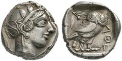 GRIECHISCHE MÜNZEN ATTIKA ATHEN Tetradrachme, ca. 449 - 429 v. Chr. Kopf der Athena im attischen Helm mit Lorbeerkranz nach rechts. Rs: AΘE. Eule nach rechts, dahinter Olivenzweig mit Frucht und Halbm