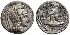 GRIECHISCHE MÜNZEN ATTIKA ATHEN Tetradrachme des 'Neuen Stils', 158/157 (nach Thompson), Beamte Epigenes, Sosandros und Eumenes. Kopf der Athena mit attischem Helm nach rechts, auf dem Helmkessel Grei