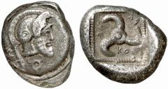 GRIECHISCHE MüNZEN DYNASTEN VON LYKIEN KUPRLLI (ca. 470 - 440) No.: 216 Schätzpreis-Estimate: EUR 500,- d=20 mm Stater. AM, Kopf des bärtigen Dynasten in thrakischem Helm rechts, darunter Triskeles (?