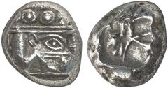 GRIECHISCHE MüNZEN LYKIEN PHASELIS No.: 341 Schätzpreis-Estimate: EUR 1000 d=19 mm Stater, um 500. Schiffsvorderteil, das die Züge eines Eberkopfes trägt (Auge, Ohr, Schnauze und Vorderbein), oben mit
