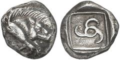 GRIECHISCHE MüNZEN DYNASTEN VON LYKIEN UNBESTIMMTER DYNAST No.: 346 Schätzpreis-Estimate: EUR 800 d=19 mm Stater, um 480/70. Vorderteil eines Ebers nach rechts; Rs: Triskelis im Linienquadrat. Das Gan