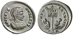 RÖMISCHE KAISERZEIT CRISPUS, ältester Sohn des Constantin, Caesar 317-326 Nummus, London 320/21. CRISPVS – NOB CAES. Panzerbüste mit Helm rechts. Rv/ VIRTVS – EXERCIT / PLON. Labarum mit der Aufschrif