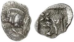GRIECHISCHE MÜNZEN MYSIEN. Kyzikos. Hemiobol, um 480. Eberprotome links, dahinter Thunfisch. Rv/ Löwenkopf mit aufgerissenem Rachen links, l. oben im Feld vierstrahliger Stern, das Ganze in Quadratum 
