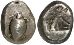 GRIECHISCHE MÜNZEN AIGINA. Stater, ca. 550-530/25. Seeschildkröte in Aufsicht; auf dem Panzer Punze. Rv/ Fünfteiliges Quadratum incusum. Milbank Tf. I,3. Asyut 425. Dewing 1654. Rosen 212. 11,84 g. Gu