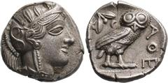 GRIECHISCHE MÜNZEN ATTIKA . Athen. Tetradrachmon, ca. 454-404. Kopf der Athena mit ölzweiggeschmücktem attischen Helm rechts. Rv/ AΘE. Eule n. rechts stehend, den Kopf en face, im Feld links oben Oliv