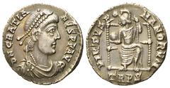 Roman Imperial Gratian (367-383), Siliqua, Augusta Treverorum, c. AD 378-383; AR (g 1,87; mm 17); DN GRATIA-NVS P F AVG, pearl-diademed, draped bust r., Rv. VIRTVS RO-MANORVM, Roma seated facing on th