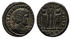Monete romane imperiali / The Roman Empire Costantino II, come cesare (317-337), Nummus, Lugdunum, AE, (g 2,41, mm 13, h 12). Busto corazzato a d., Rv. Due soldati; tra loro, due stendardi. RIC 263. R