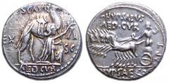 M. Aemilius Scaurus & Pub. Plautius Hypsaeus AR Denarius. 58 BC. M SCAVR EX S C, Nabatean king Aretas kneeling before camel, AED CVR in ex / P HYPSAEVS AED CVR CAPTV C HYPSAE COS PREIVER, Jupiter in q