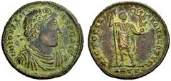 ROMAN COINS ROMAN EMPIRE Jovianus, 363-364. Maiorina n. d., Antioch. Officina Γ. D N IOVIAN - VS P F AVG Draped and cuirassed bust with rosette diadem to r. Rev. VICTORIA - ROMANORVM Emperor with laba
