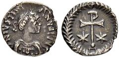 JUSTINIANUS I, 527-565 Mint of Ravenna 1/4 Siliqua 540-550. Obv. D N IVSTINIA - ANVS P N Draped and cuirassed bust with diadem to r. Rev. Chrismon on step between two stars. Sear 320 (half siliqua?). 