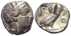 Greek Attika. Athen. Tetradrachme (Silber). Ca. 454 - 404 v. Chr. Vs: Kopf der Athena mit ölzweiggeschmücktem attischem Helm, Ohranhänger und Halskette rechts. Rs: Eule nach rechts stehend, Kopf en fa
