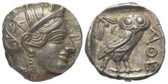 Greek Attika. Athen. Tetradrachme (Silber). Ca. 454 - 404 v. Chr. Vs: Kopf der Athena mit ölzweiggeschmücktem attischem Helm, Ohranhänger und Halskette rechts. Rs: Eule nach rechts stehend, Kopf en fa