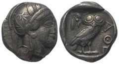 Greek Attika. Athen. Tetradrachme (Silber). Ca. 454 - 404 v. Chr. Vs: Kopf der Athena mit ölzweiggeschmücktem attischem Helm, Ohranhänger und Halskette rechts. Rs: Eule nach rechts stehend, Kopf en fa