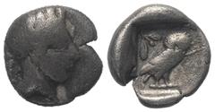 Greek Attika. Athen. Drachme (Silber). Ca. 353 - 294 v. Chr. Vs: Kopf der Athena mit ölzweiggeschmücktem, attischem Helm, Ohranhänger und Halskette rechts. Rs: Eule nach rechts stehend, Kopf en face; 