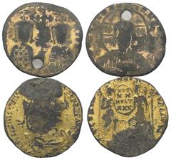 Lots - Ancient Coins Imitationen antiker Münzen - Lots. Lot (2 Stück, Kupfer - goldplattiert): Imitationen von Solidi des Theodosius I. (379 - 395 n. Chr.). Ein Stück gelocht, fast sehr schön. Verkauf