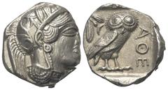 Greek Attika. Athen. Tetradrachme (Silber). Ca. 454 - 404 v. Chr. Vs: Kopf der Athena mit ölzweiggeschmücktem attischem Helm, Ohranhänger und Halskette rechts. Rs: Eule nach rechts stehend, Kopf en fa