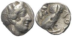 Greek Attika. Athen. Tetradrachme (Silber). Ca. 454 - 404 v. Chr. Vs: Kopf der Athena mit ölzweiggeschmücktem attischem Helm, Ohranhänger und Halskette rechts, rechteckiger Gegenstempel. Rs: Eule nach