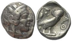 Greek Attika. Athen. Tetradrachme (Silber). Ca. 454 - 404 v. Chr. Vs: Kopf der Athena mit ölzweiggeschmücktem attischem Helm, Ohranhänger und Halskette rechts. Rs: Eule nach rechts stehend, Kopf en fa