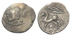 Celtic Gallien. Bituriges. Quinar (Silber). Vs: Kopf links. Rs: Pferde nach links stehend, darüber Schwert, darunter Kreis / Rad. 17 mm. 1,93 g. DT 3436 var. Sehr schön.