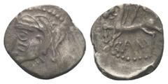 Celtic Gallien. Bituriges. Quinar (Silber). Vs: Kopf links. Rs: Pferde nach links stehend, darüber Zweig, CAM. 17 mm. 1,85 g. de la Tour 4139; DT 3440. Sehr schön.