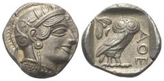 Greek Attika. Athen. Tetradrachme (Silber). Ca. 454 - 404 v. Chr. Vs: Kopf der Athena mit ölzweiggeschmücktem attischem Helm, Ohranhänger und Halskette rechts. Rs: Eule nach rechts stehend, Kopf en fa
