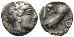 Greek Attika. Athen. Tetradrachme (Silber). Ca. 454 - 404 v. Chr. Vs: Kopf der Athena mit ölzweiggeschmücktem attischem Helm, Ohranhänger und Halskette rechts. Rs: Eule nach rechts stehend, Kopf en fa