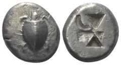 Greek Inseln vor Attika. Aigina. Stater (Silber). Ca. 525 - 475 v. Chr. Vs: Seeschildkröte. Rs: Quadratum incusum. 21 mm. 11,86 g. HGC 6, 428; Slg. Dewing 1655. Sehr schön.