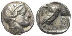 Greek Attika. Athen. Tetradrachme (Silber). Ca. 454 - 404 v. Chr. Vs: Kopf der Athena mit ölzweiggeschmücktem attischem Helm, Ohranhänger und Halskette rechts. Rs: Eule nach rechts stehend, Kopf en fa