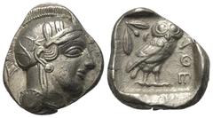 Greek Attika. Athen. Tetradrachme (Silber). Ca. 454 - 404 v. Chr. Vs: Kopf der Athena mit ölzweiggeschmücktem attischem Helm, Ohranhänger und Halskette rechts. Rs: Eule nach rechts stehend, Kopf en fa